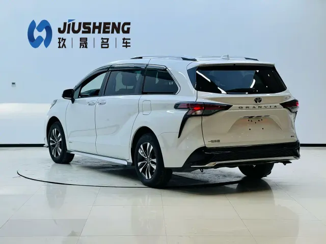 Toyota Granvia — Фото автомобиля 4