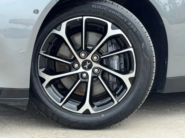Xpeng P7 — Фото автомобиля 16