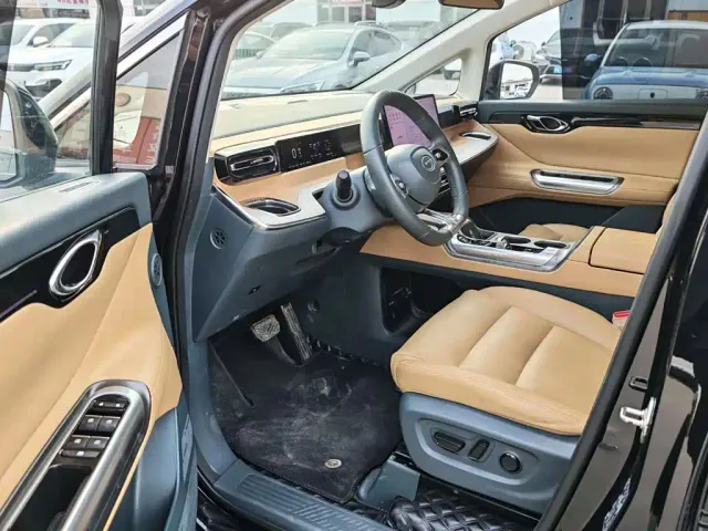 GAC Trumpchi E8 — Фото автомобиля 5