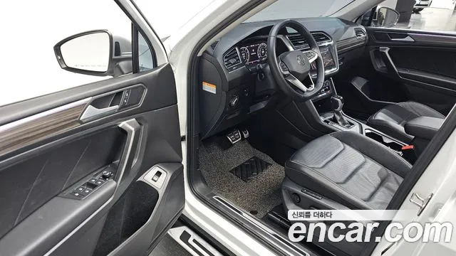Volkswagen Tiguan — Фото автомобиля 11