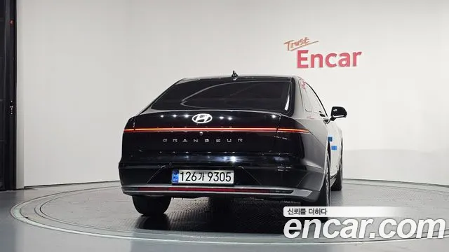 Hyundai Grandeur Grandeur (GN7) 2.5 Бензин 2WD — Фото автомобиля 3