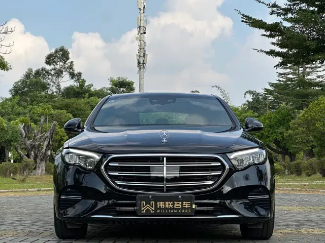 Mercedes-Benz E-Class — Фото автомобиля 2