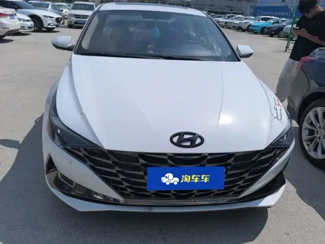 Hyundai Elantra — Фото автомобиля 2