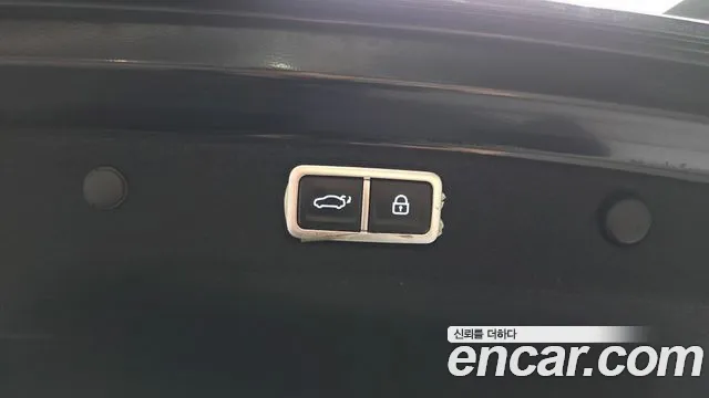 Hyundai Grandeur Grandeur (GN7) 2.5 Бензин 2WD — Фото автомобиля 28