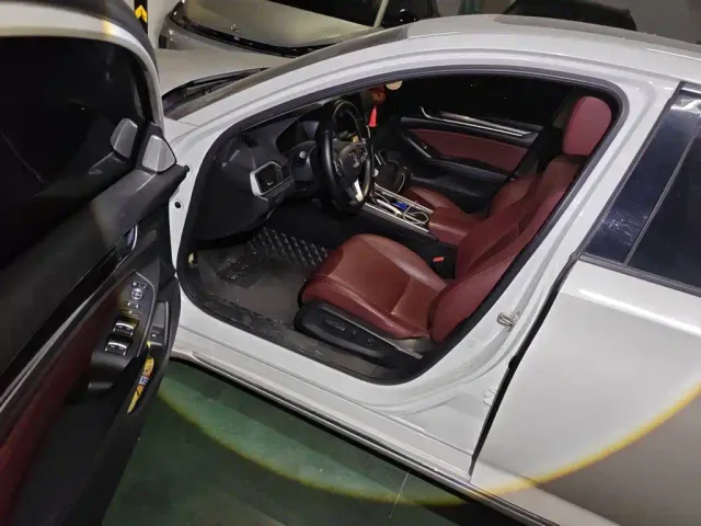 Honda Accord — Фото автомобиля 12