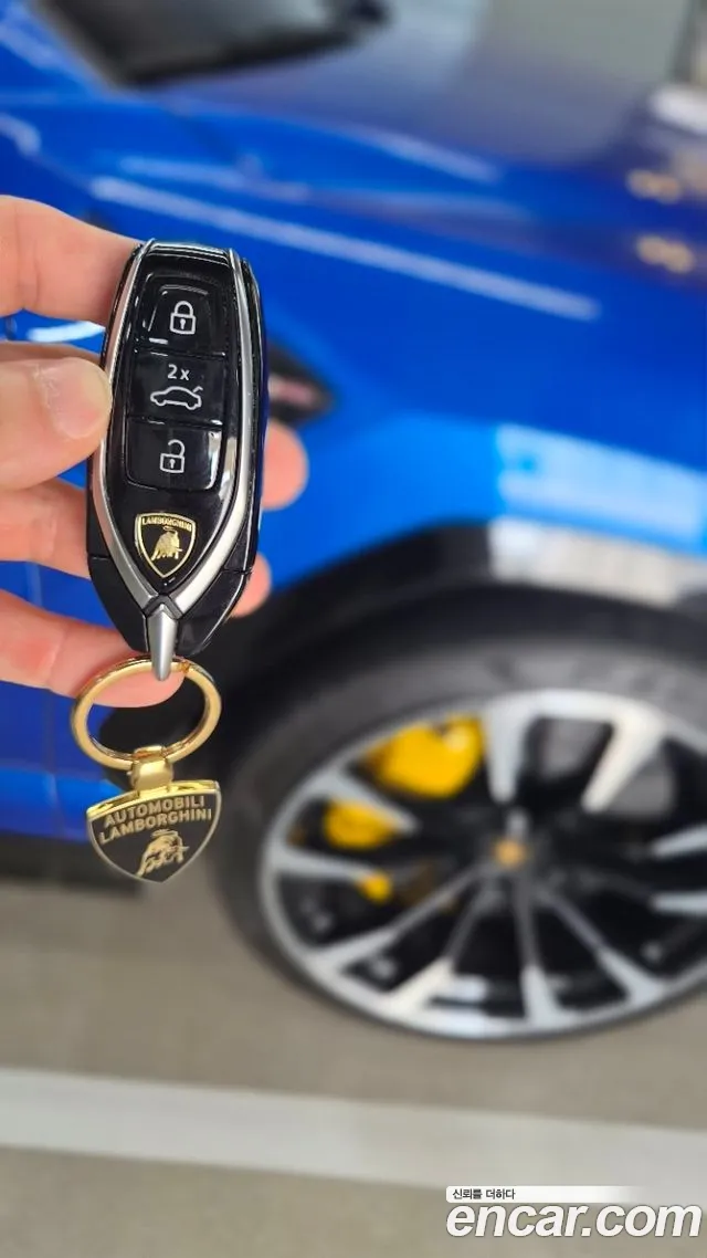 Lamborghini Urus — Фото автомобиля 14