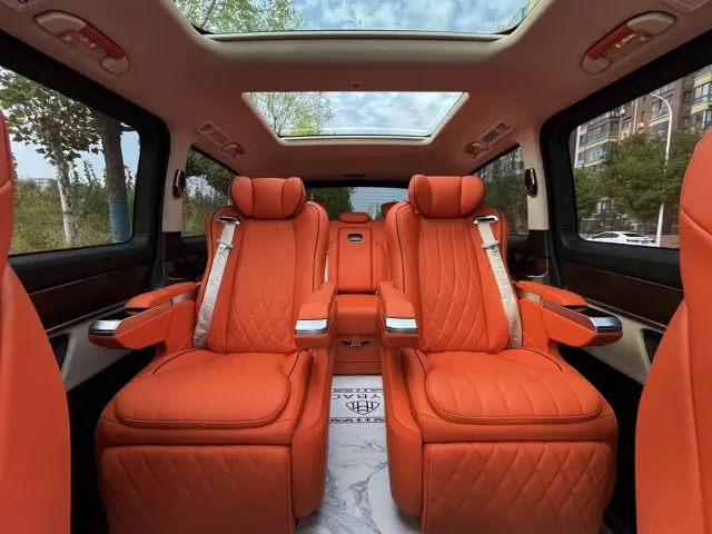 Mercedes-Benz V-Class — Фото автомобиля 20