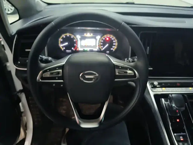 GAC Trumpchi M8 — Фото автомобиля 10