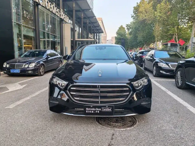 Mercedes-Benz E-Class — Фото автомобиля 5