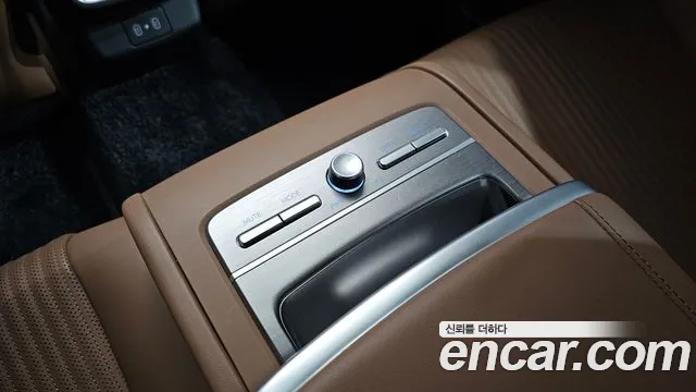 Hyundai Grandeur GN7 — Фото автомобиля 30