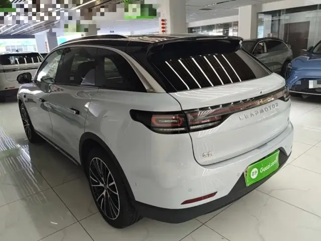 Leapmotor C11 — Фото автомобиля 4