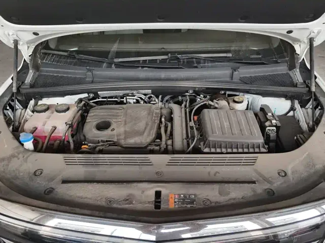 Roewe Roewe iMAX8 EV 2025 1.5T DMH Land Luxury Edition — Фото автомобиля 10