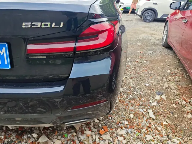 BMW 5 Series — Фото автомобиля 15