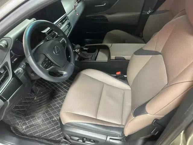 Lexus ES — Фото автомобиля 5