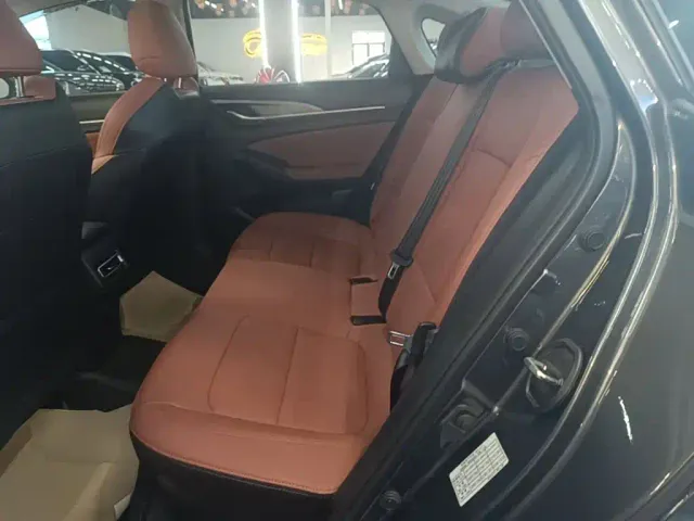 Changan Eado — Фото автомобиля 16