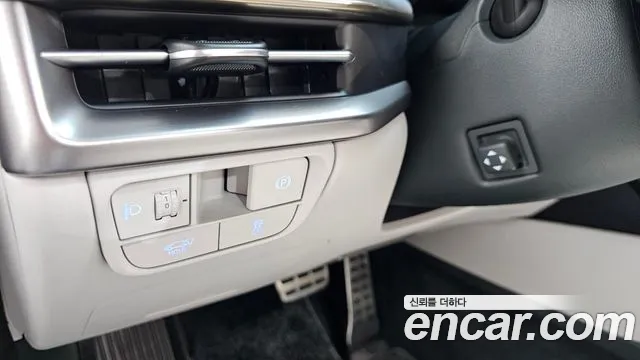 Hyundai Grandeur Grandeur (GN7) 2.5 Бензин 2WD — Фото автомобиля 27