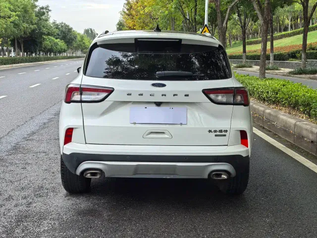 Ford Escape — Фото автомобиля 4