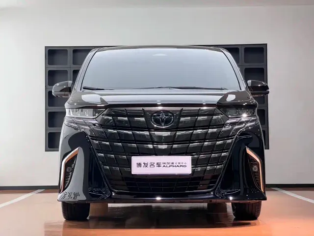 Toyota Alphard — Фото автомобиля 2