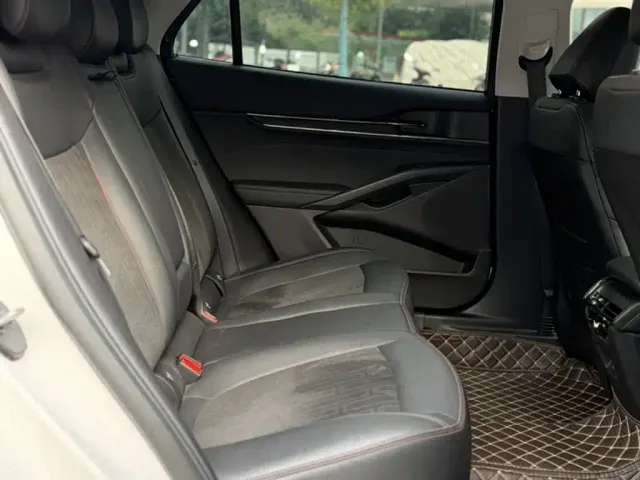 Ford Mondeo — Фото автомобиля 12