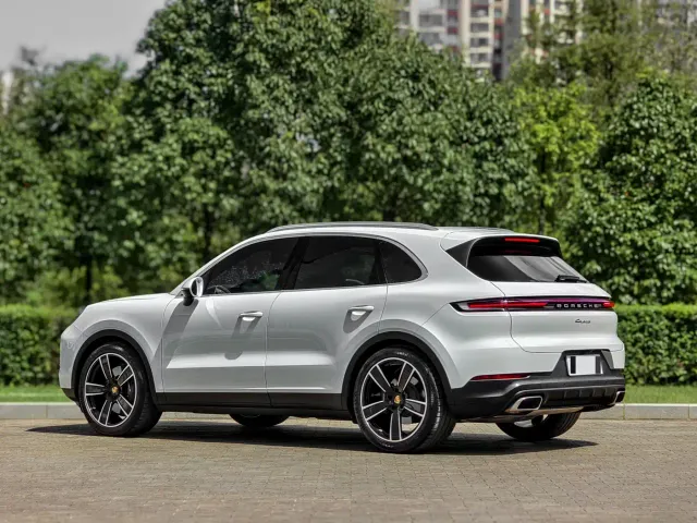 Porsche Cayenne — Фото автомобиля 7