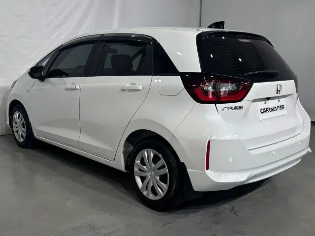 Honda Fit — Фото автомобиля 12