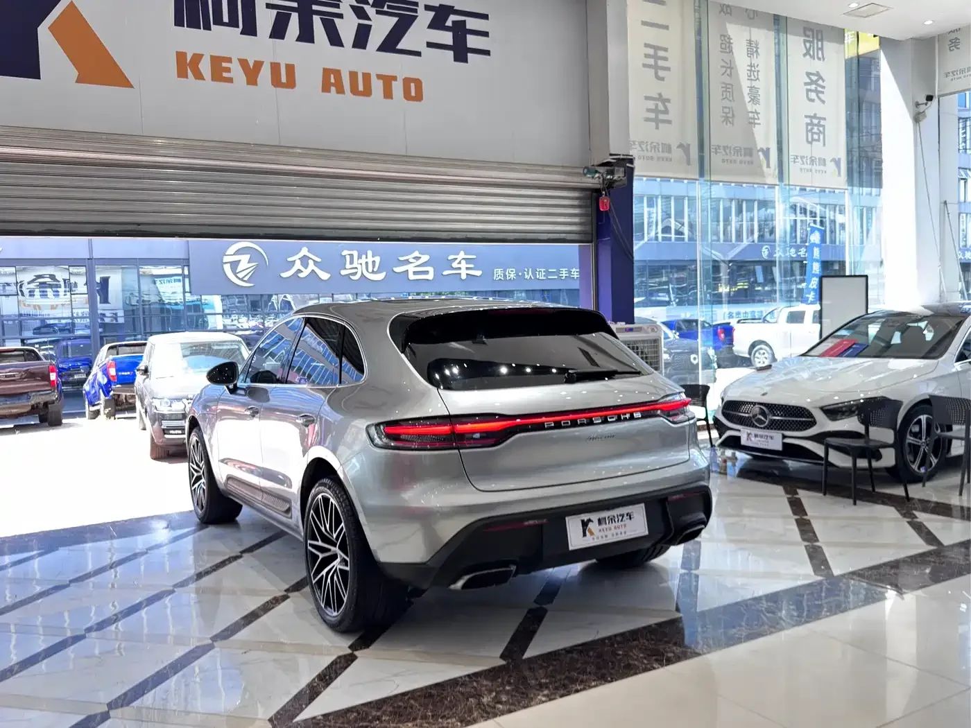 Porsche Macan 2022 Macan 2.0T — Фото автомобиля 13