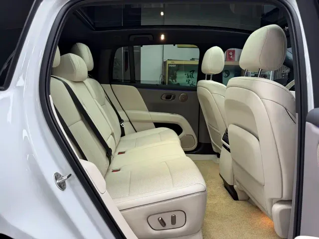 Li Auto i6 — Фото автомобиля 23