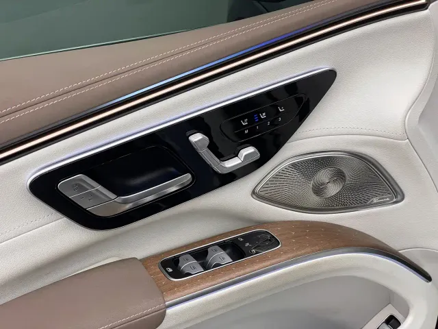 Mercedes-Benz EQS SUV — Фото автомобиля 6