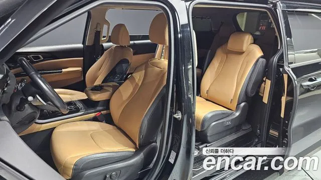 Kia Carnival Generation 4 — Фото автомобиля 10
