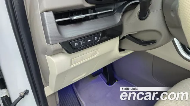 Kia Canival Carnival 4 поколение 9 мест Prestige — Фото автомобиля 18