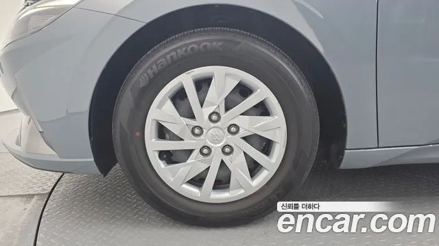 Hyundai AVANTE Avante (CN7) — Фото автомобиля 5