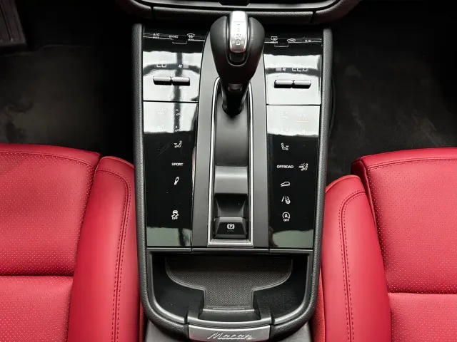Porsche Macan — Фото автомобиля 18
