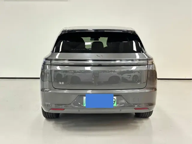 Li Auto L7 — Фото автомобиля 10