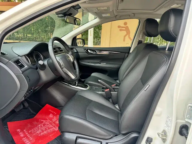 Nissan Tiida — Фото автомобиля 4