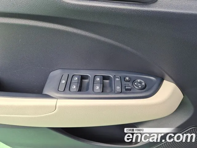 Hyundai Venue — Фото автомобиля 14