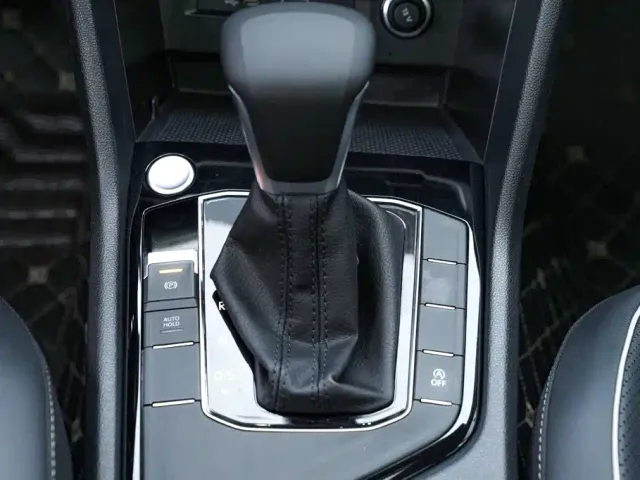 Volkswagen Tiguan L — Фото автомобиля 12