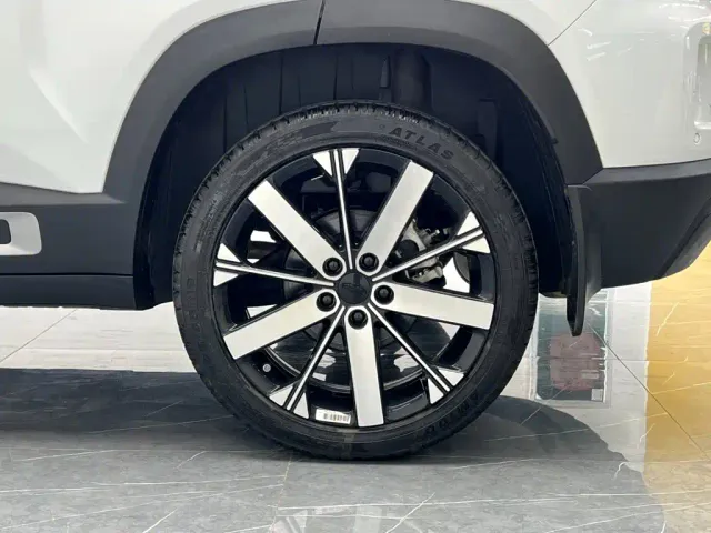 Geely ICON — Фото автомобиля 24