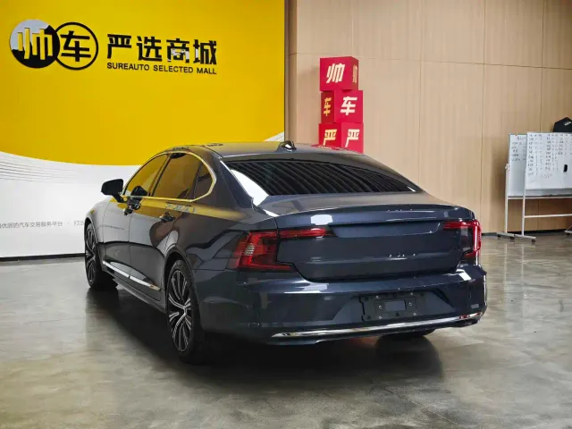 Volvo S90 — Фото автомобиля 4