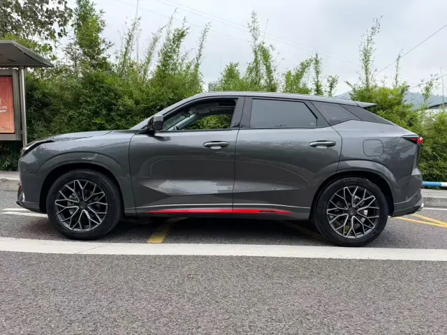 Changan Z6 — Фото автомобиля 5