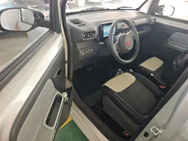 Wuling Zhiguang NEV — Фото автомобиля 15