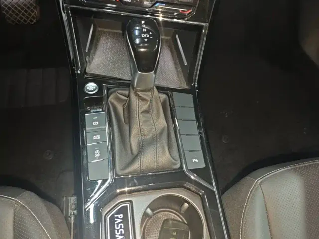 Volkswagen Passat — Фото автомобиля 13