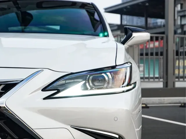 Lexus Lexus ES 2024 200 Premium Edition — Фото автомобиля 2