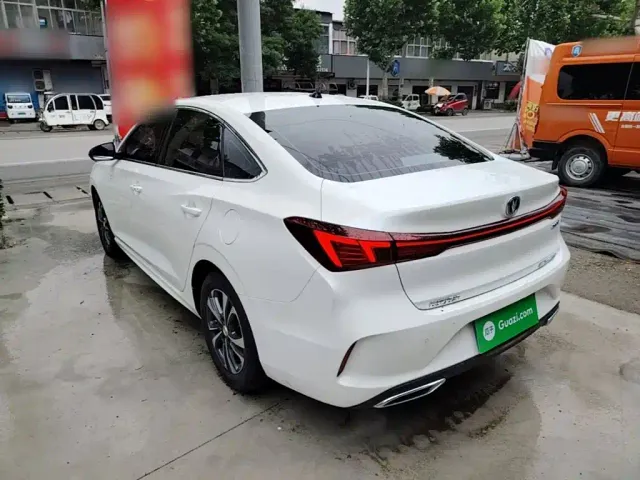 Changan Eado — Фото автомобиля 22