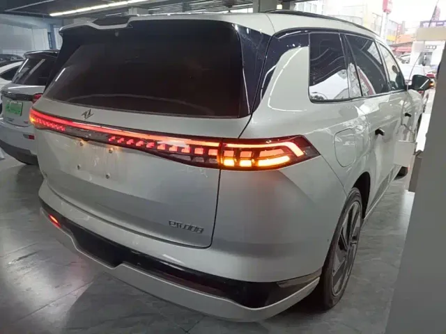 Dongfeng eπ 008 — Фото автомобиля 4