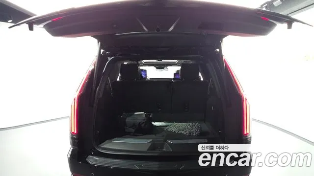 Cadillac Escalade — Фото автомобиля 20