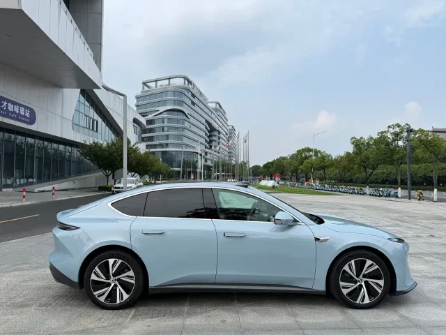 NIO NIO ET5 2022 75kWh — Фото автомобиля 8
