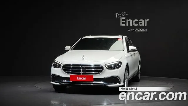 Mercedes-Benz E-Class — Фото автомобиля 3