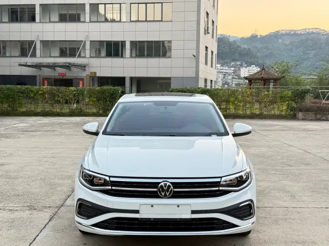 Volkswagen Bora — Фото автомобиля 2