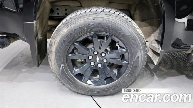 Chevrolet Colorado — Фото автомобиля 5