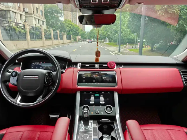 Land Rover Range Rover Sport — Фото автомобиля 12